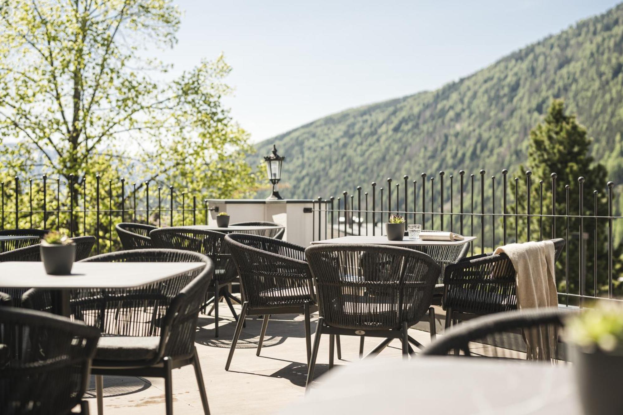 Falkensteiner Hotel & Spa Falkensteinerhof Valles Exterior photo